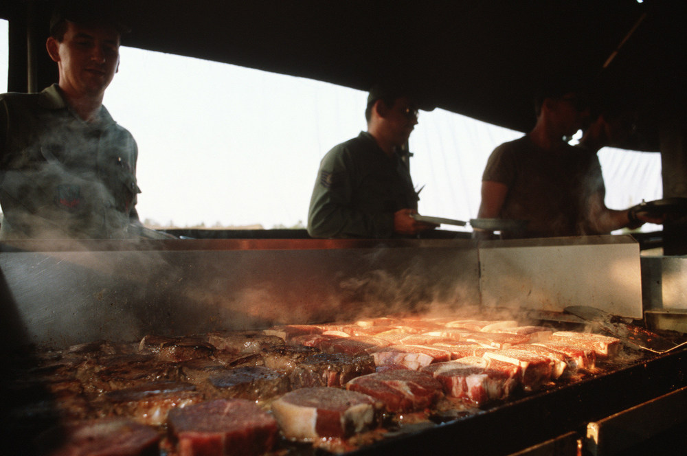 steaks-sizzle-on-a-grill-in-a-mobile-kitchen-trailer-during-the-last-day-of-a12841-1600.thumb.jpg.e0d6305b8dac963a5c8d4632fa222677.jpg