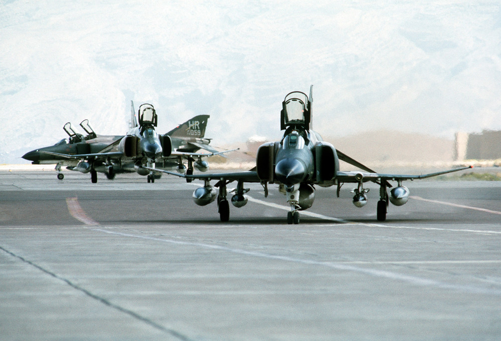 F-4Es_50th_TFW_in_Iran_1977.thumb.jpg.c4a0040a0dcd024f514726c28930dfd9.jpg