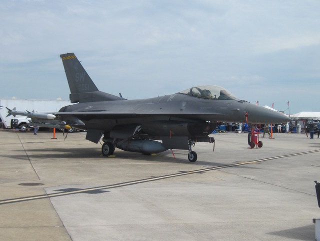 General Dynamics QF-16C Block 30.JPG