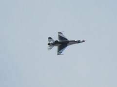 Thunderbirds Solo Knife-Edge.jpg