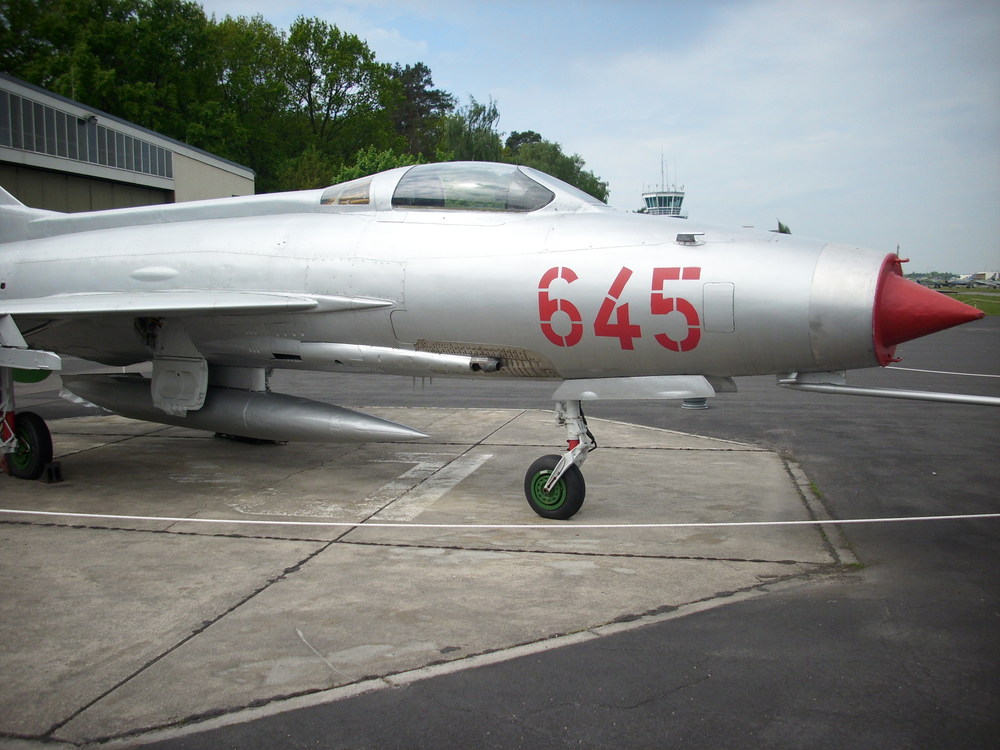 665b6de6b8bd8_MiG-21F13BugpartieGatowII.thumb.JPG.a16bc5a371177075a031ef083385f2a9.JPG