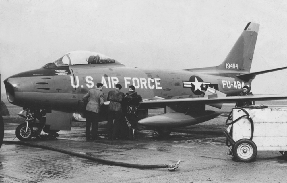 67125cb802bbb_Canadair-Sabre_exRAF_USAFmarkings_beforedeliverytoItaly.thumb.jpg.4f232f08427560da62fa964add0ff75b.jpg