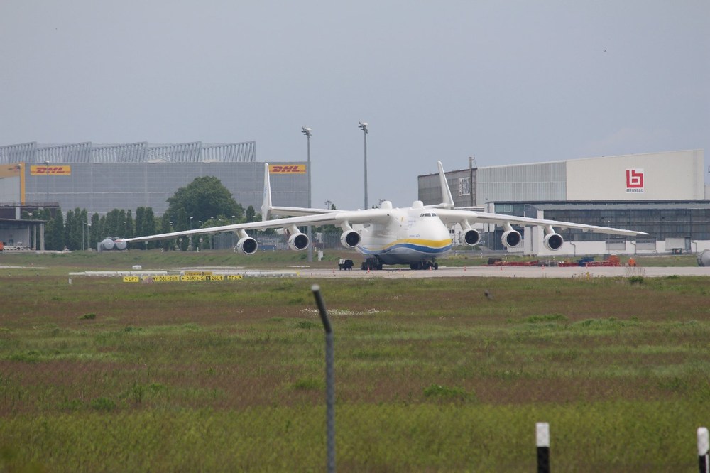 AN-225.thumb.jpg.24db68ee05c8283d910ec3c04edd0970.jpg